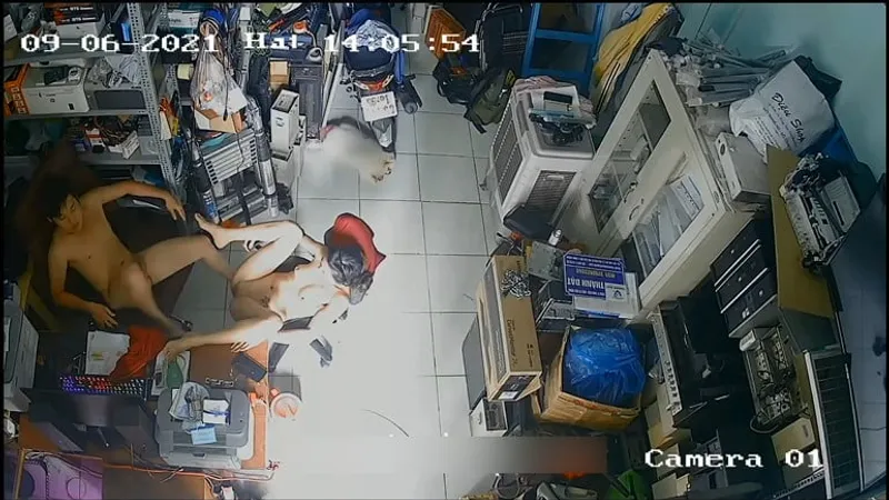 Người vợ chồng địt nhau trong của cây hàng máy tính